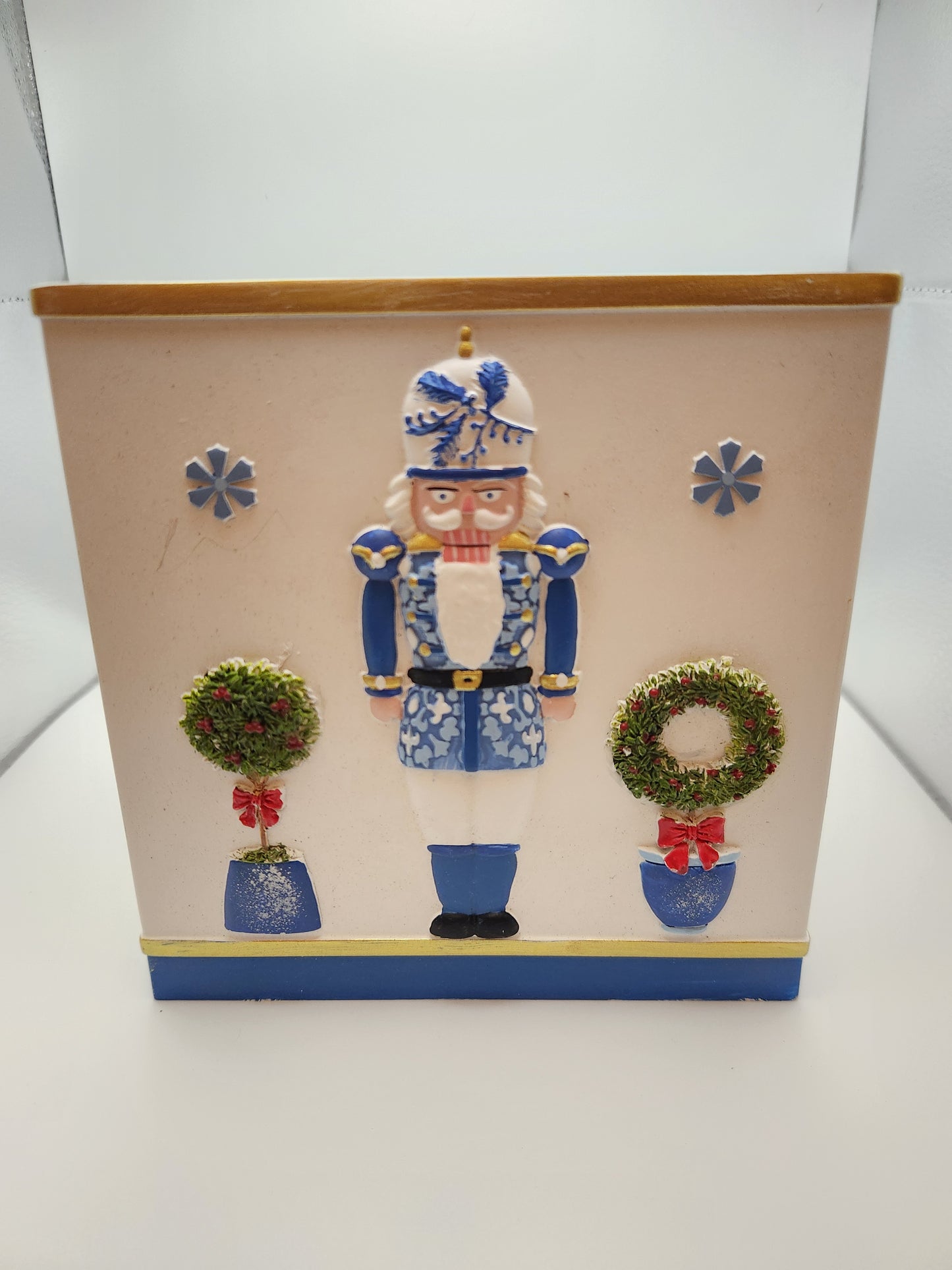 🎄 Charming Blue & White Nutcracker Christmas Tissue Box Cover - Holiday Decor
