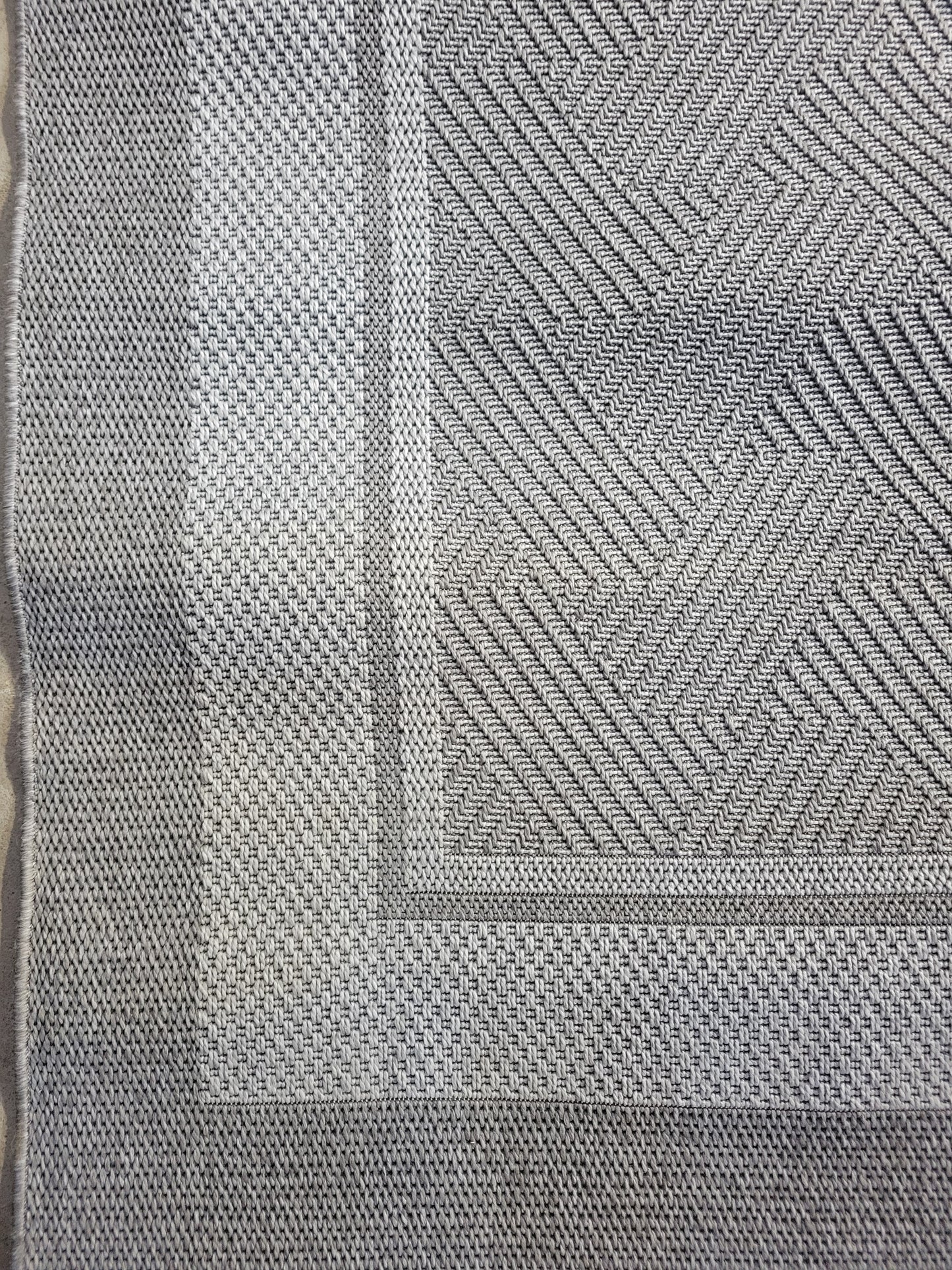 Ravena ID/OD Rug 8x10