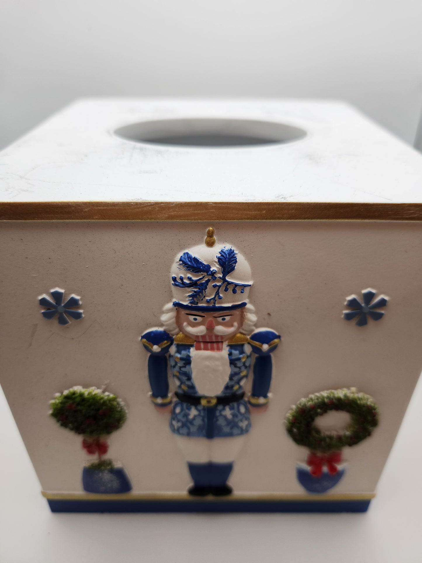 🎄 Charming Blue & White Nutcracker Christmas Tissue Box Cover - Holiday Decor