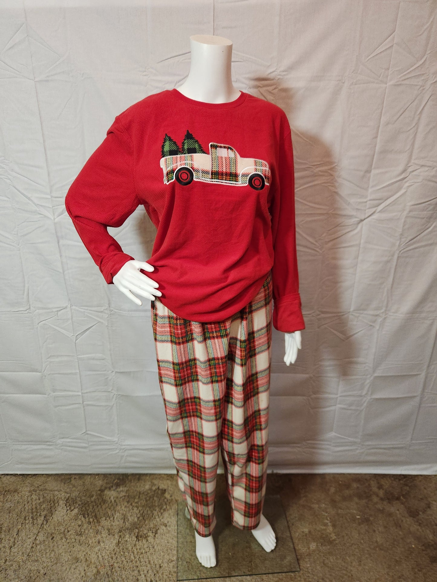 🎄 NWT Christmas Plaid Truck Pajama Set - Red Top & Flannel Bottoms