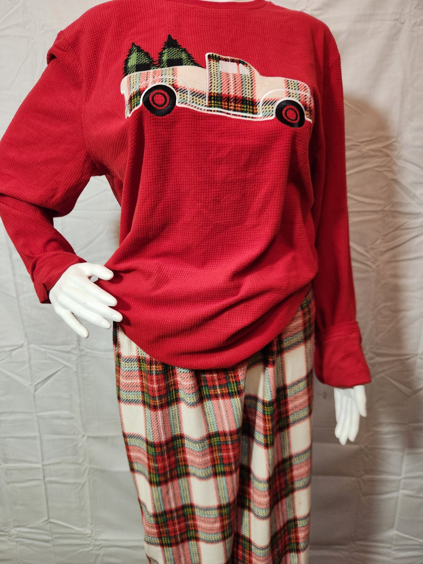 🎄 NWT Christmas Plaid Truck Pajama Set - Red Top & Flannel Bottoms