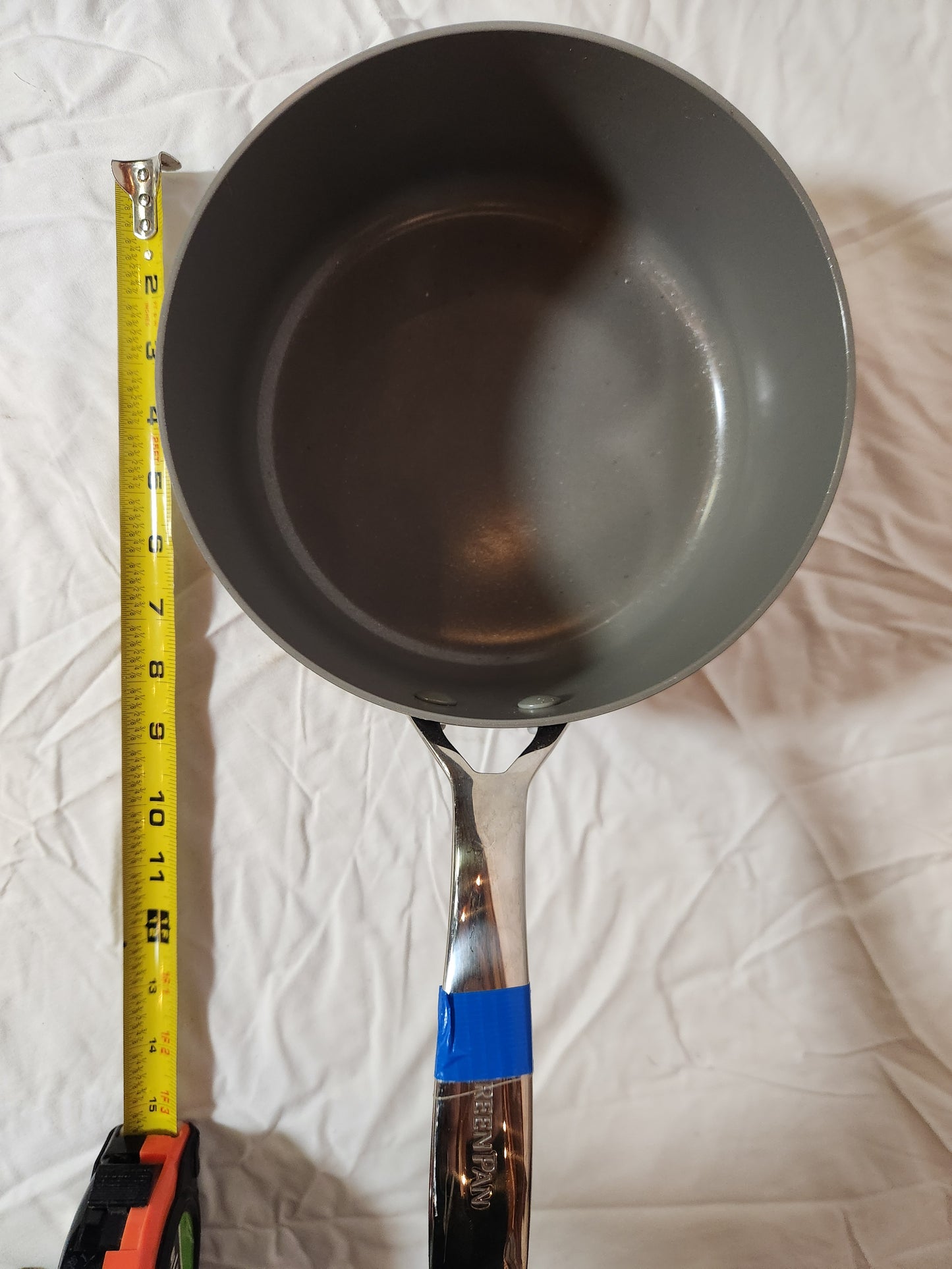 🍳 Non-Stick 2-Quart Saucepan with Stainless Steel Handle (Approx. 7-Inch Diameter)